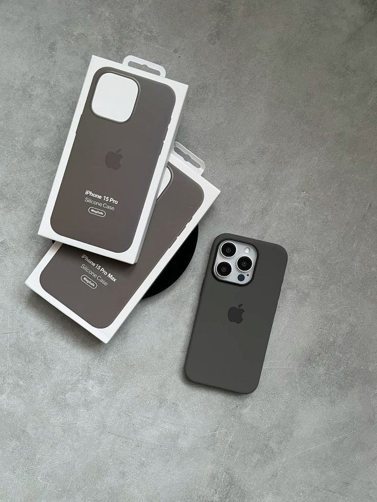 IPHONE 15 PRO  BACK COVER