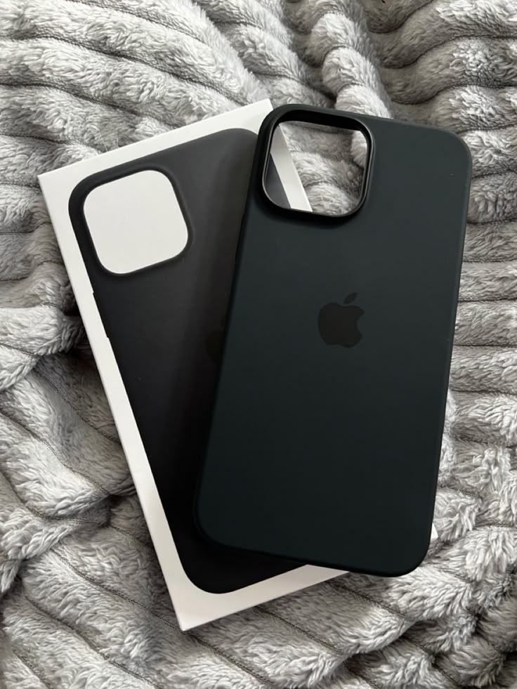 IPHONE 13 PRO  BACK COVER